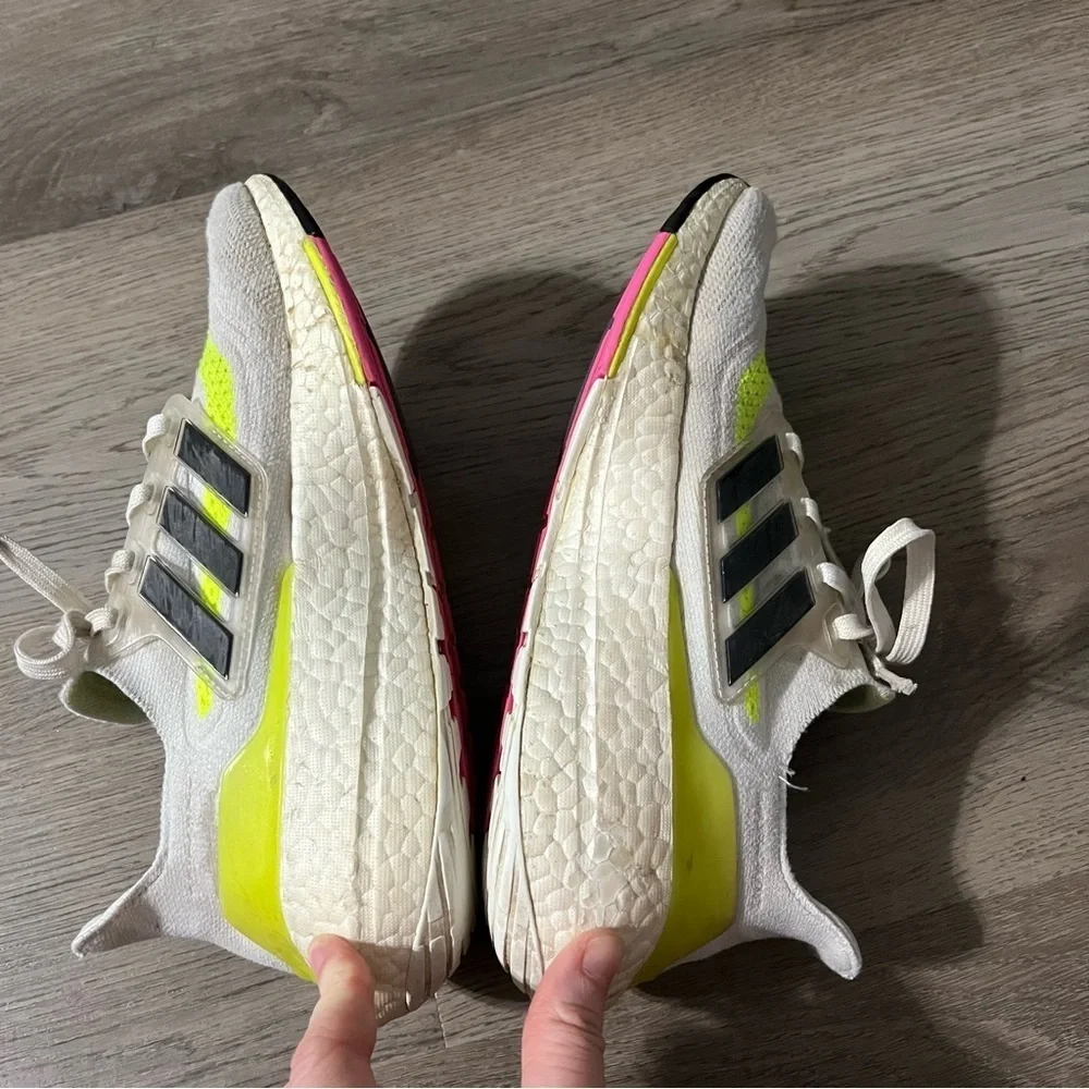 Adidas UltraBoost 21 White Solar Yellow Black Mens Size 6 Women’s Size 8 FY0377